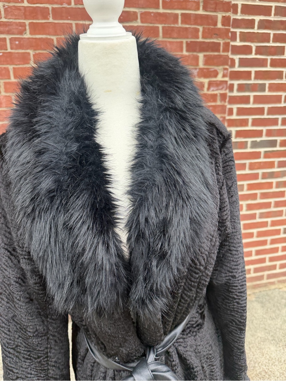 dennis basso Black Faux Fur Collar Belted Cape Coat